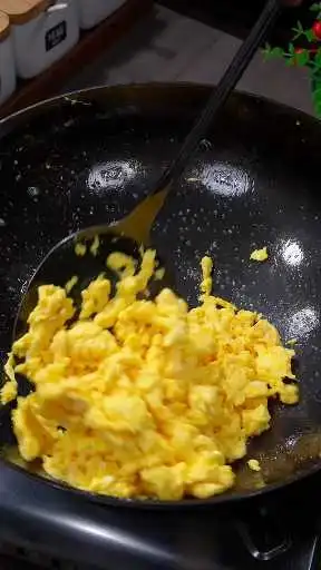 醬炒土雞蛋的家常做法，簡單易學，好吃又下飯。